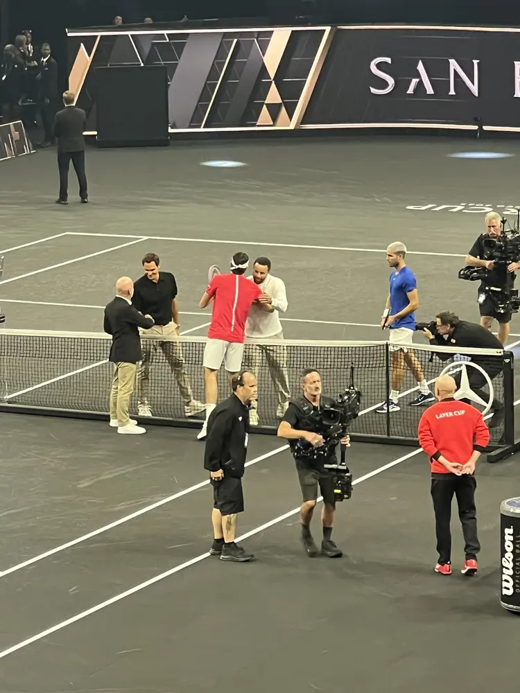 包含美国网球队血洗澳大利亚网球队，费德勒完成帽子戏法的词条