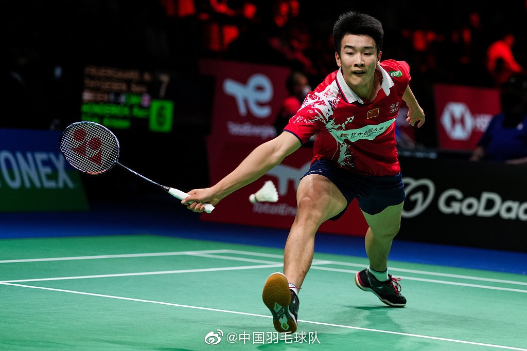 印尼羽毛球队碾压日本羽毛球队，谌龙三分雨点燃全场的简单介绍