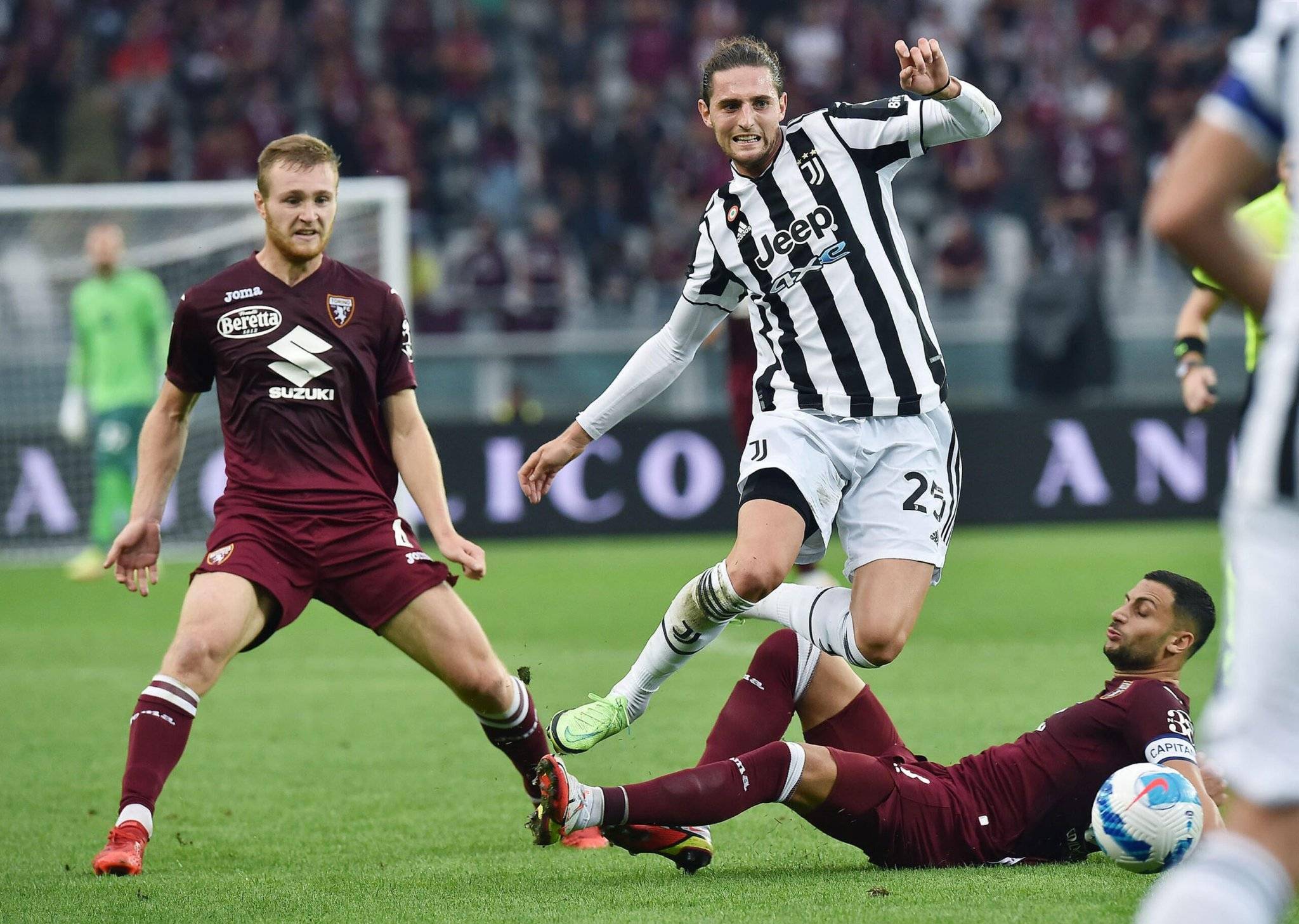 关于埃瓦尔击败强敌,豪取三分,实现惊人逆转的信息 关于埃瓦尔击败强敌,豪取三分,实现惊人逆转的信息