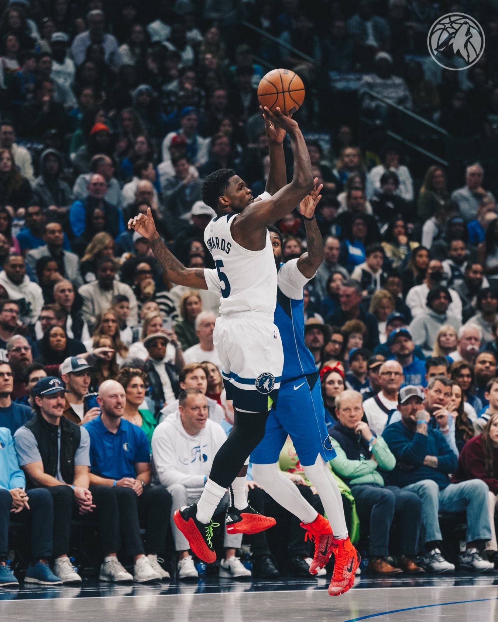 森林狼队全队表现出色，横扫对手