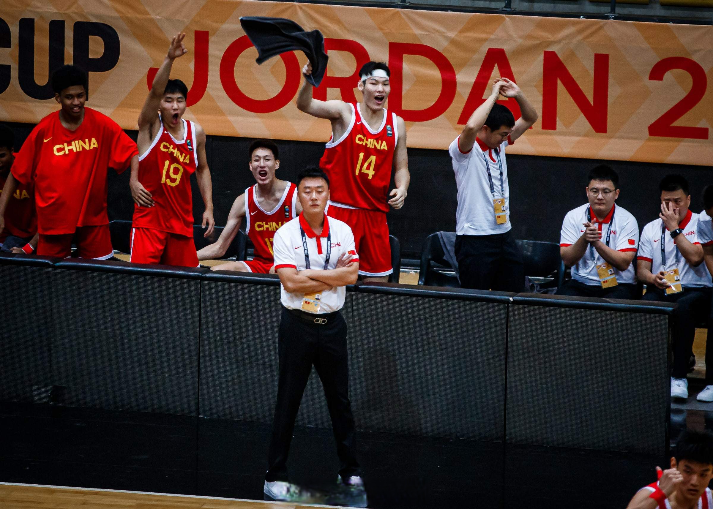 射击男团再掀热战，巅峰对决引人瞩目的简单介绍