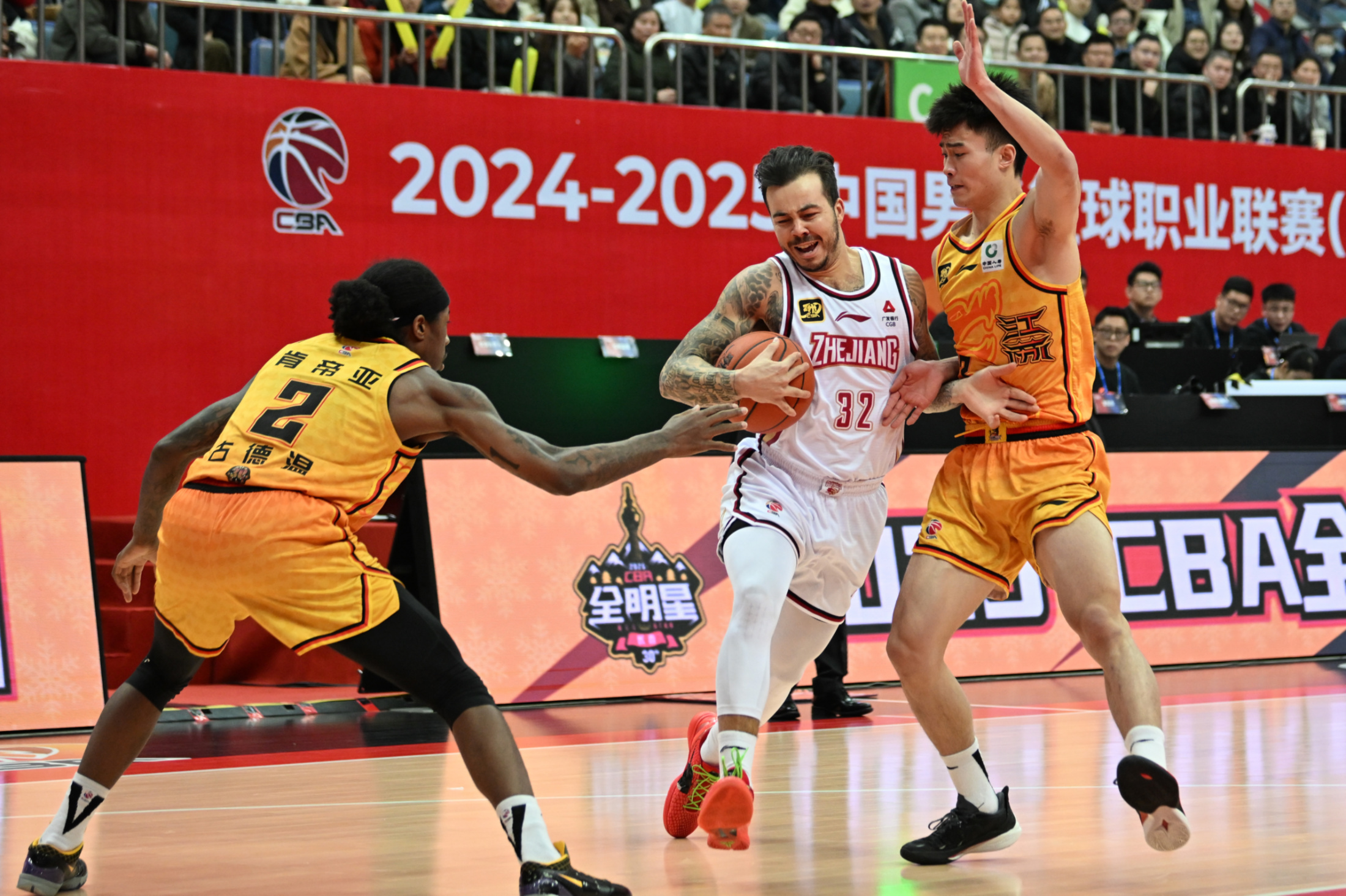 篮球联赛新赛季进展引人期待不已 篮球联赛新赛季进展引人期待不已