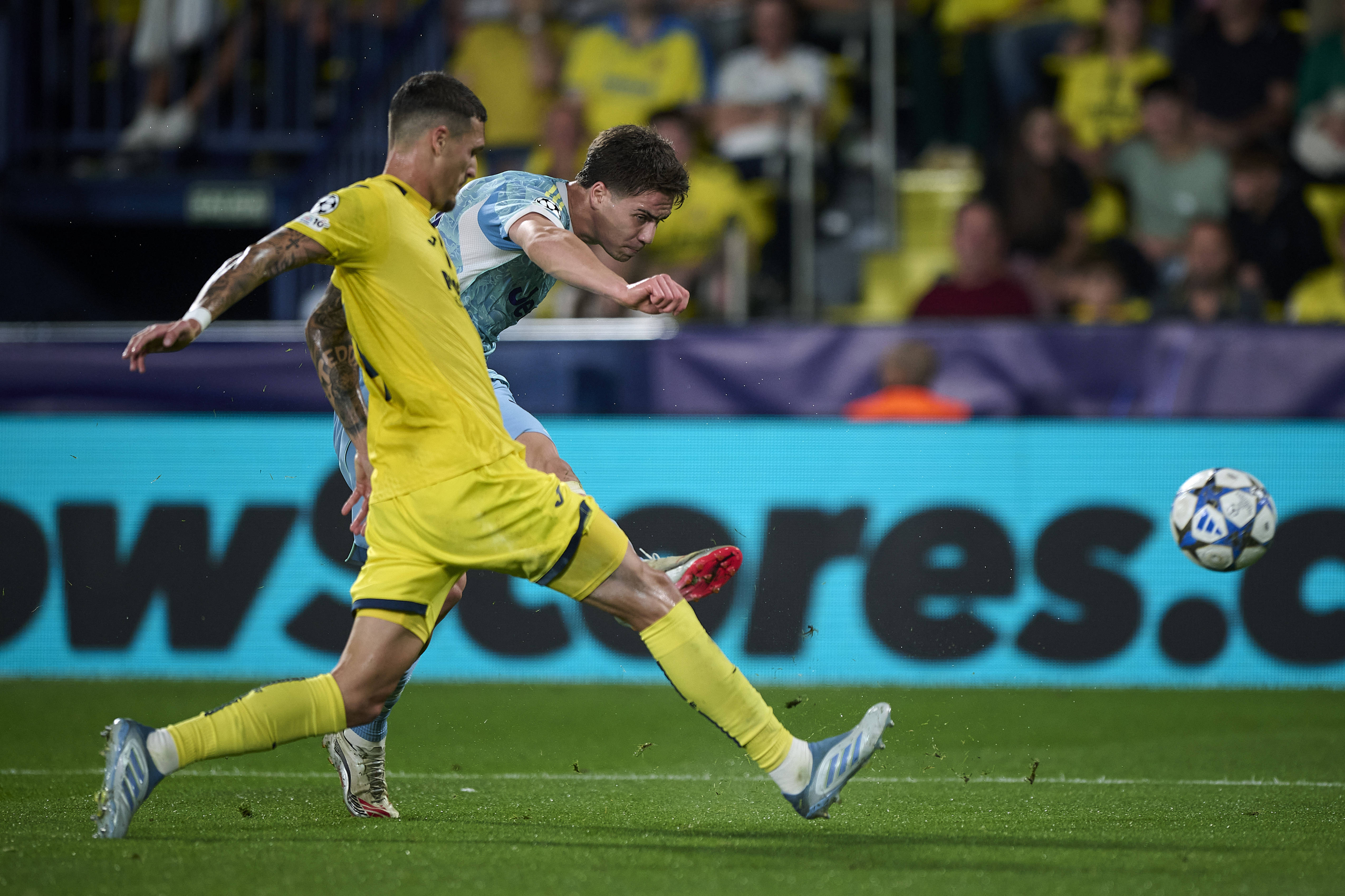 包含比利亚雷亚尔客场一分难求，错失良机的词条