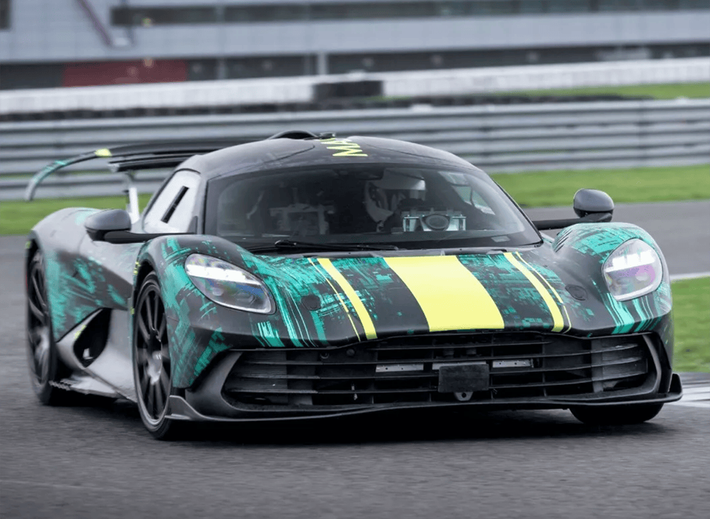 阿斯顿马丁逆转雷诺车队，拉塞尔统治全场的简单介绍