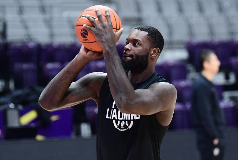 关于人球员迎伤愈归队，球队战绩逐渐回升的信息