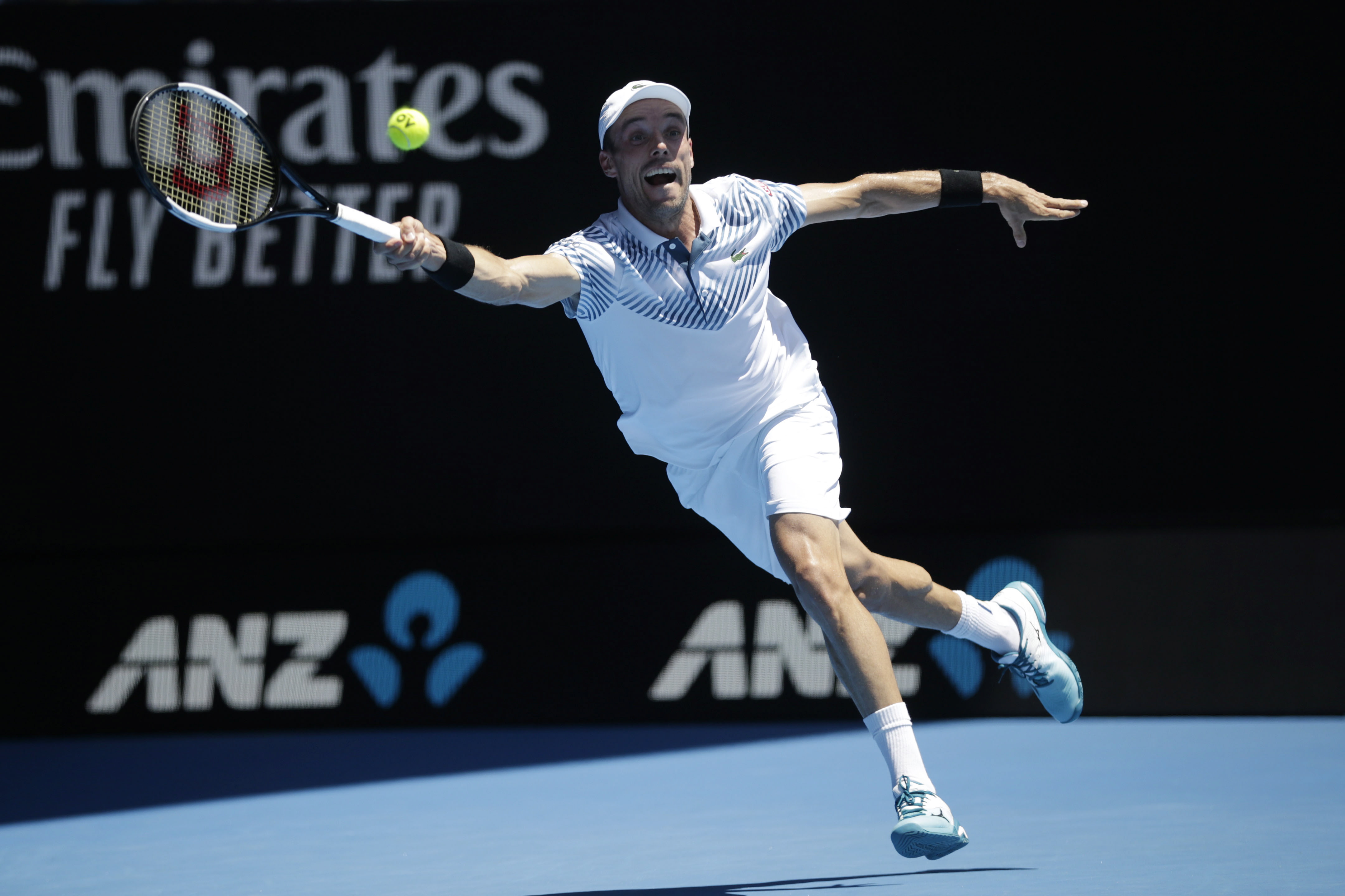 包含西班牙网球队翻盘澳大利亚网球队，西西帕斯爆发神勇的词条