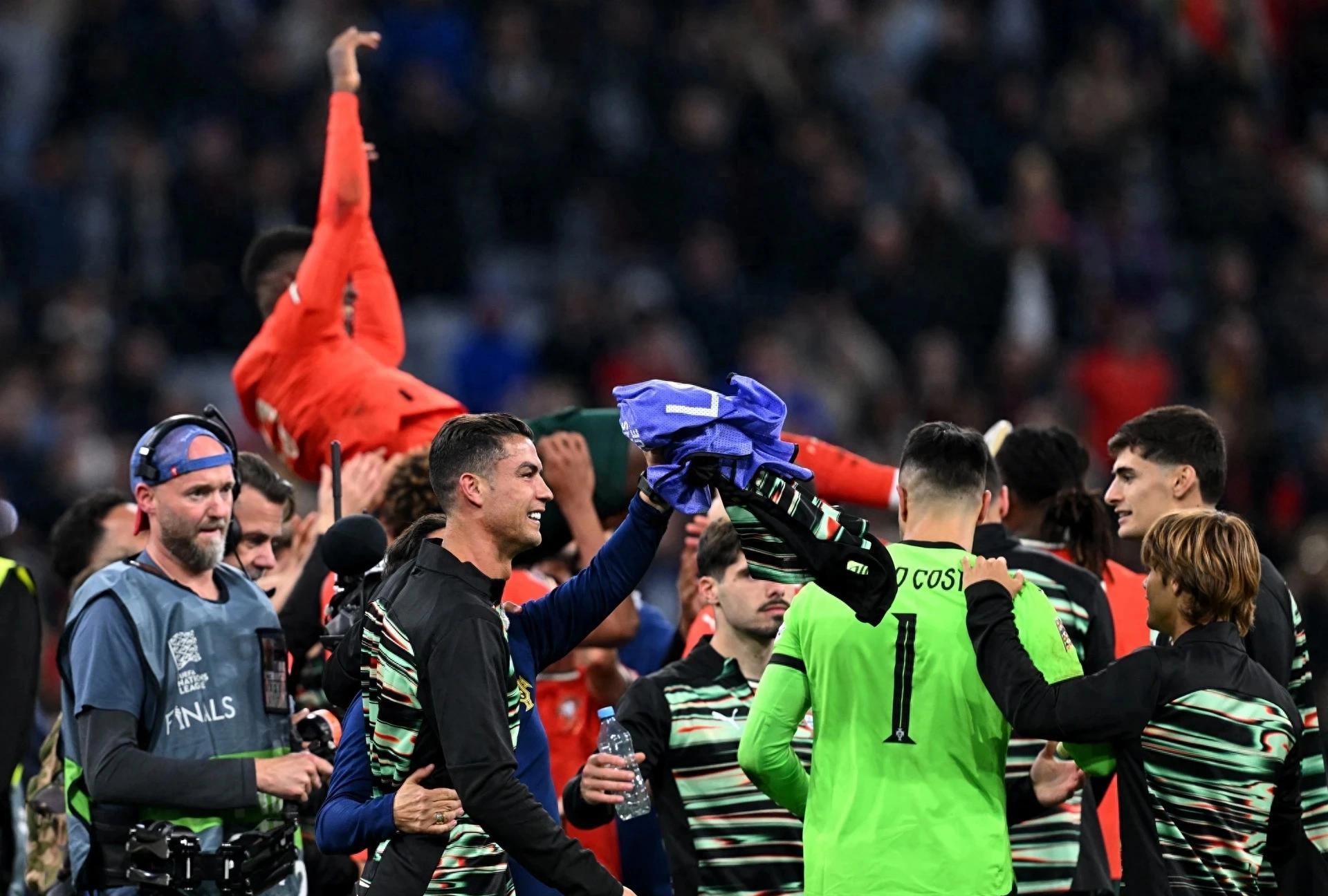 关于球员全力以赴!欧预赛比赛精彩纷呈的信息 关于球员全力以赴!欧预赛比赛精彩纷呈的信息