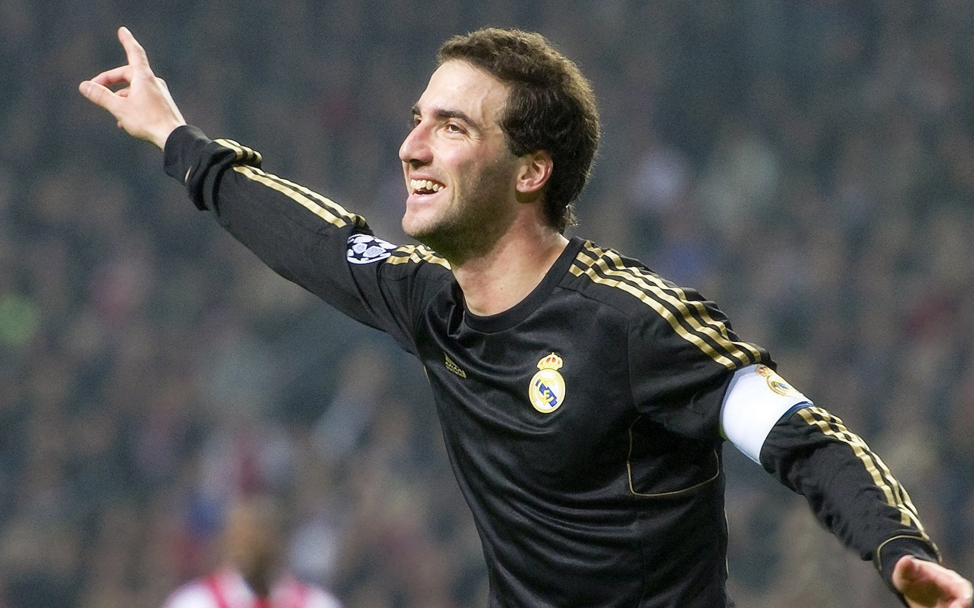 从瑞士血拼尼斯到关键先生楚阿梅尼，一场战术迁徙如何重塑法甲格局