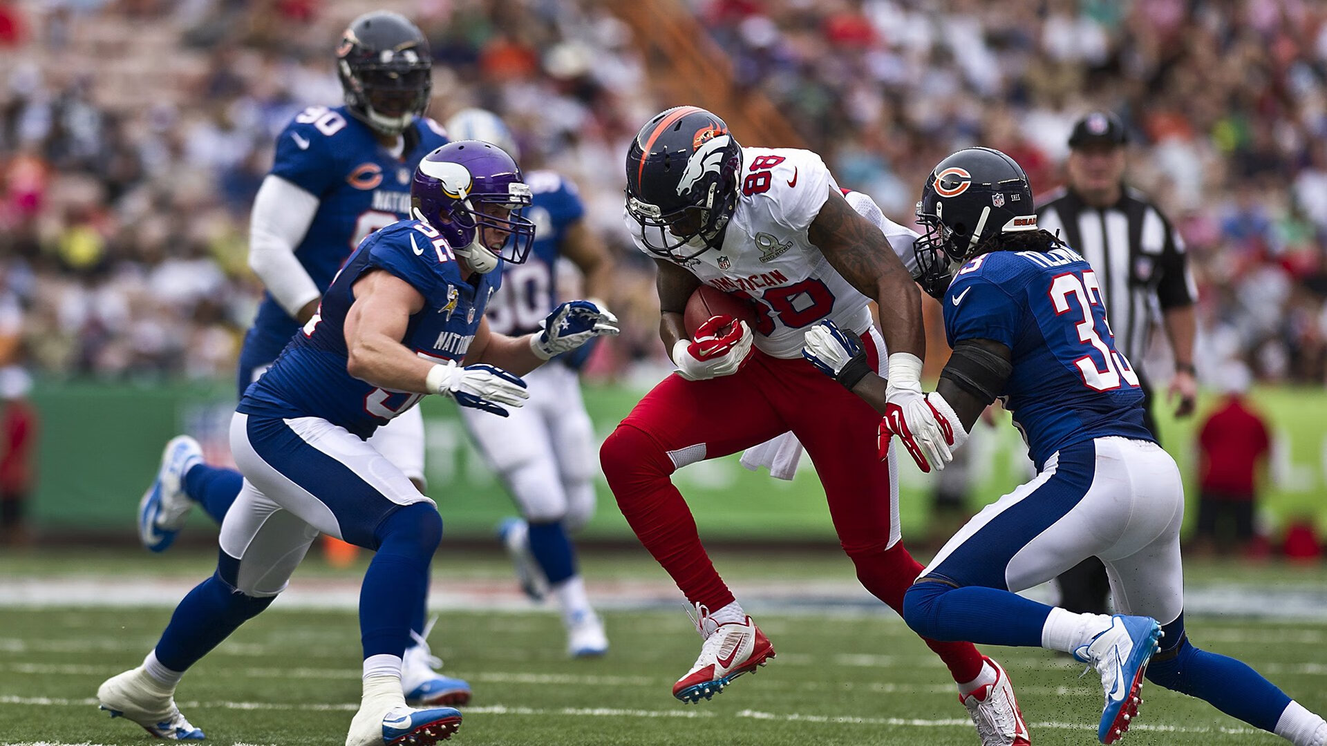 当华南虎遇上汽车城，布克在广东队与活塞对决中展现无解进攻艺术