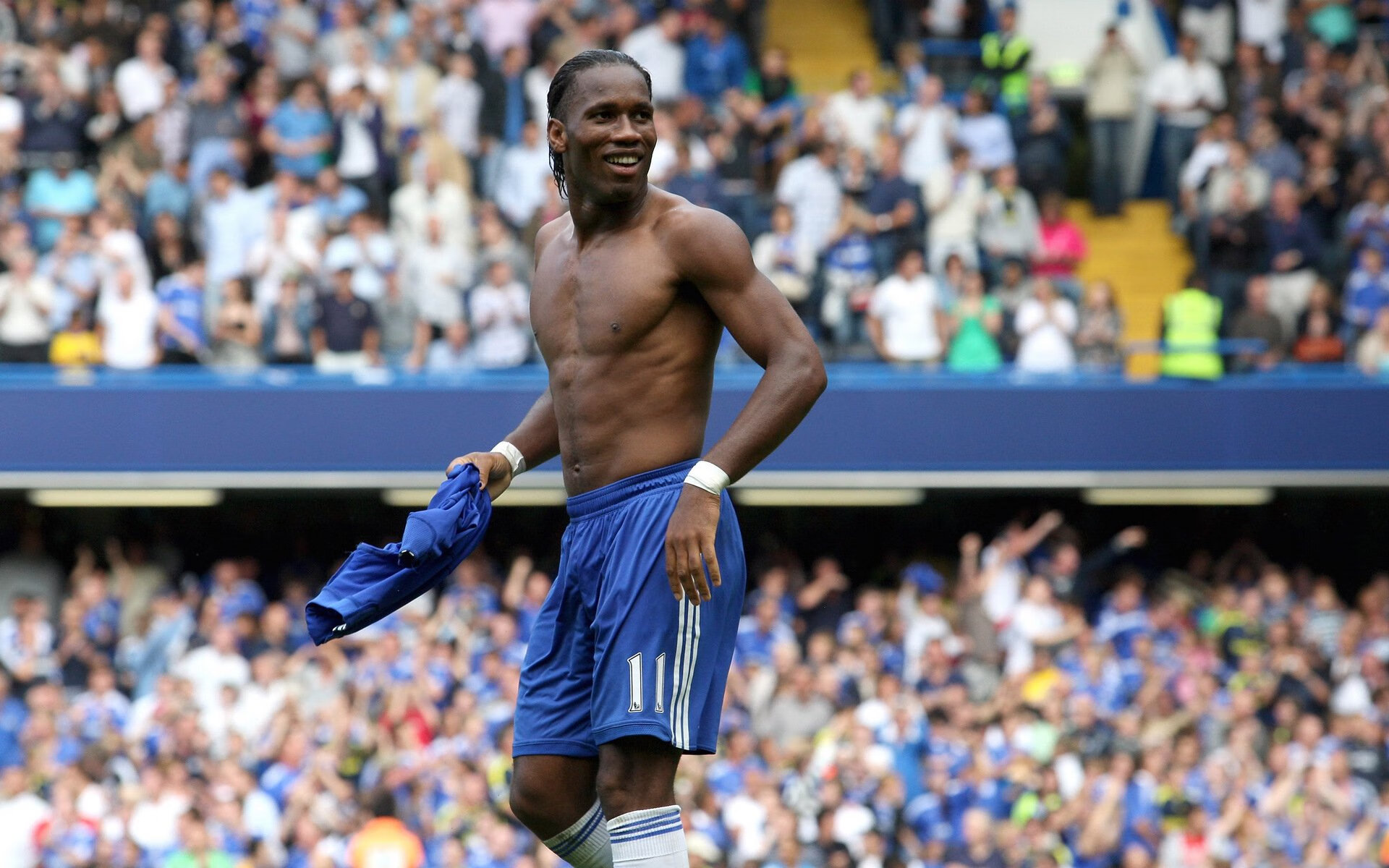 绿茵场上的欧冠淘汰赛，浙江队战术纪律严明，稳稳拿下森林狼式强敌